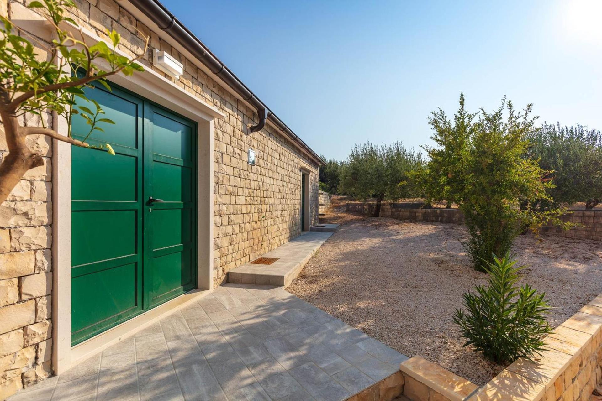 Villa Dubrava Tranquil Retreat Nestled In An Olive Grove For Serene Escapes Pucisca Exterior foto